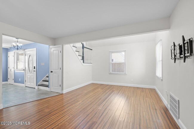 Building Photo - 7 Longfellow Ct