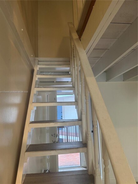 Building Photo - 9419 Fontainebleau Blvd