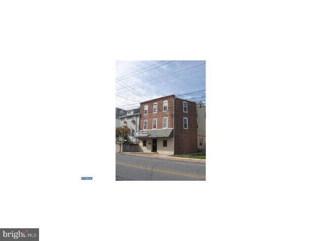 Primary Photo - 121 W Lancaster Ave