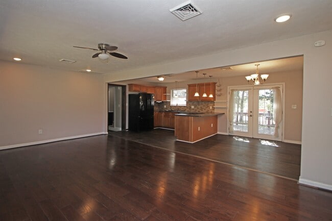 Building Photo - 3404 Friedens Church Rd