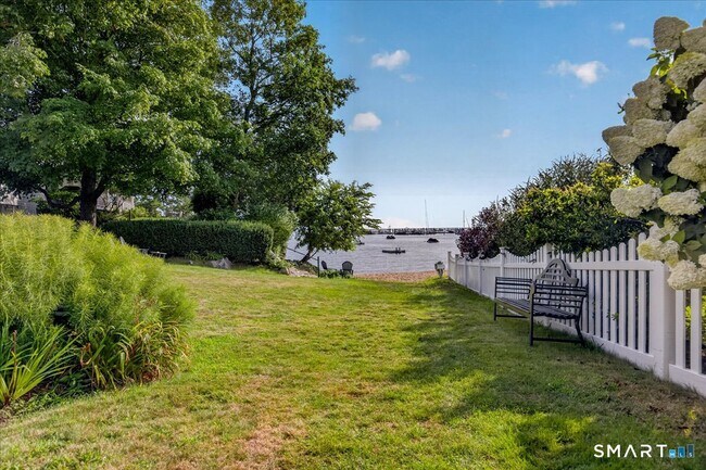 Building Photo - 24 Thimble Farms Rd