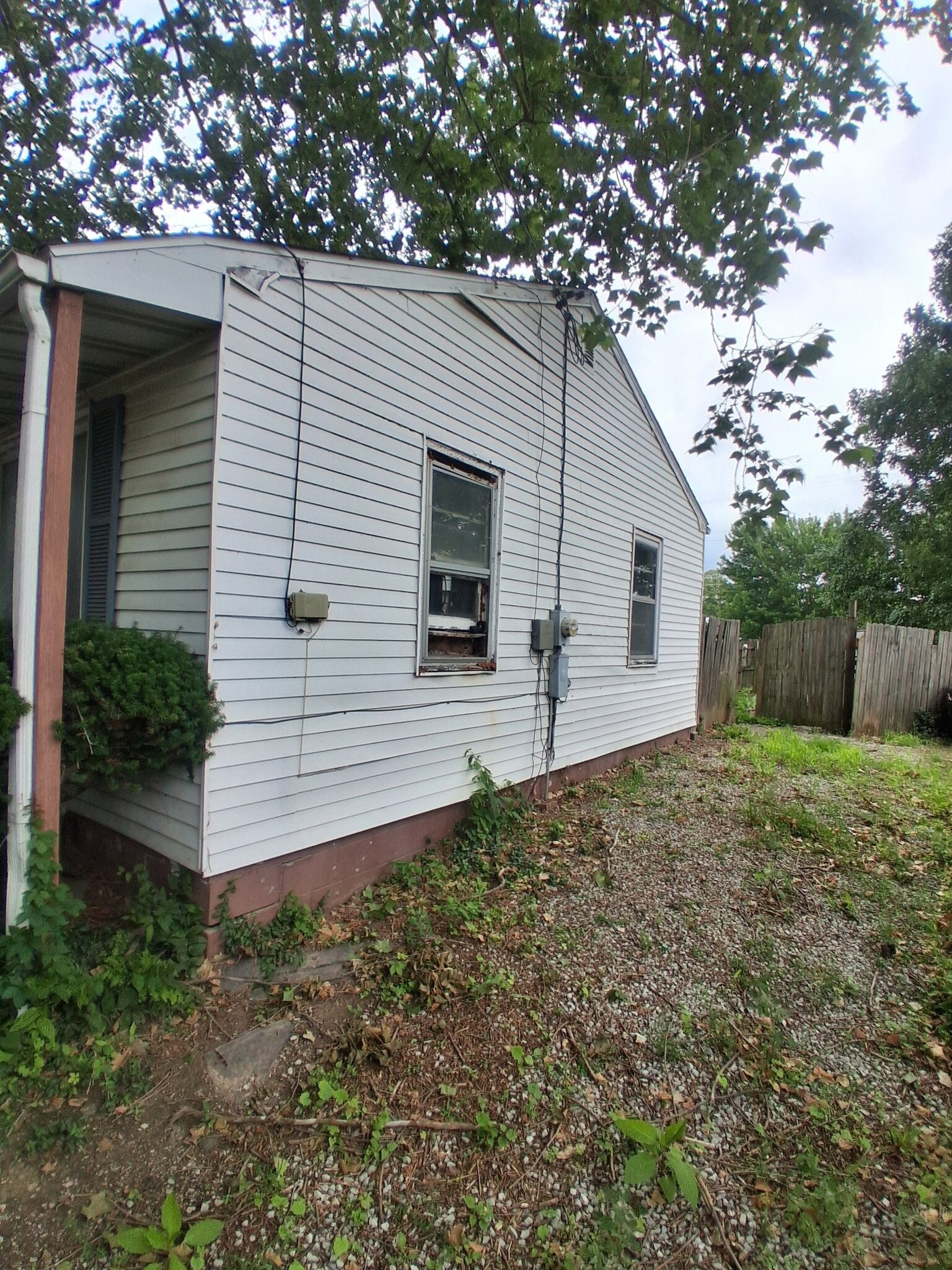 Building Photo - 521 N Davis St