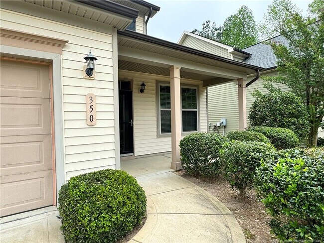 Building Photo - 350 River Oak St