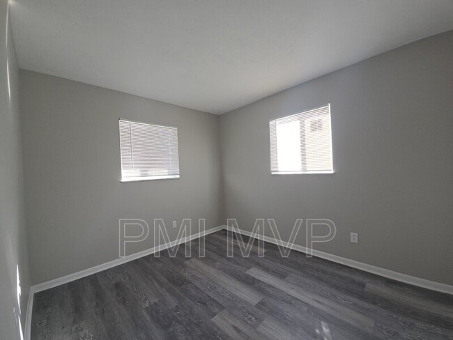 Building Photo - 834 Whitethorne Ave