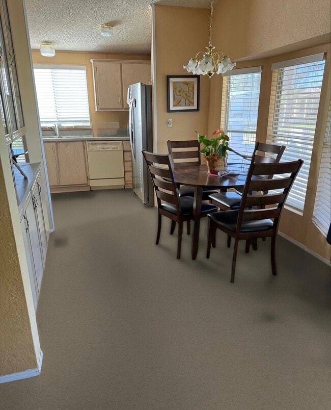 Building Photo - 6250 S Oakmont Dr