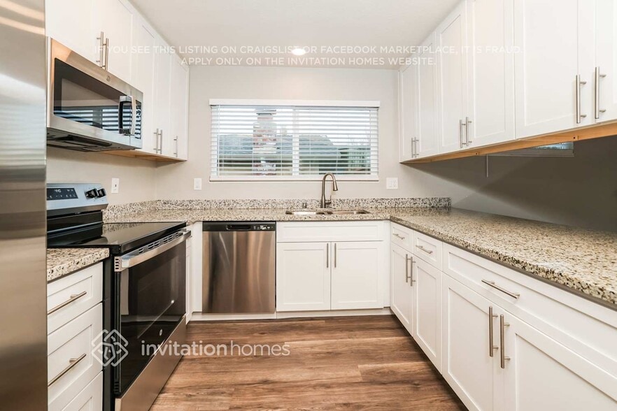 Building Photo - 1024 Woodridge Dr