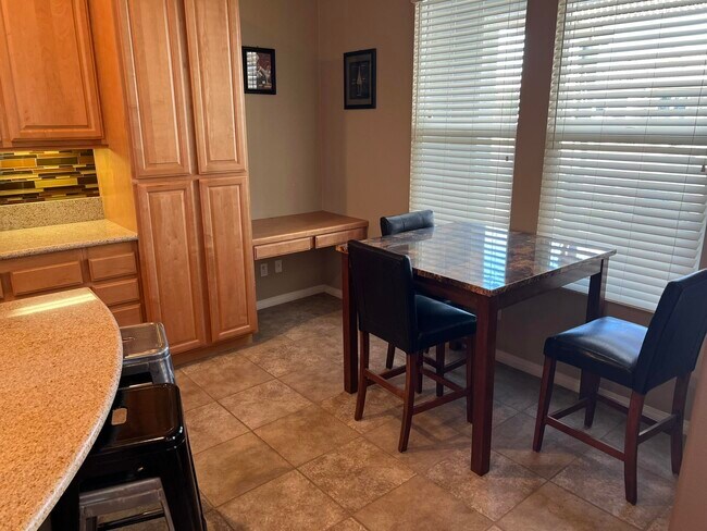 Building Photo - 59 Shoreline Dr