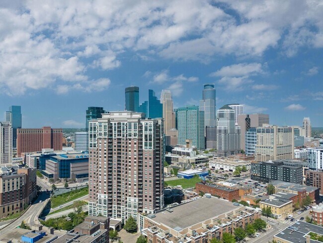 Building Photo - 1008 Portland Ave