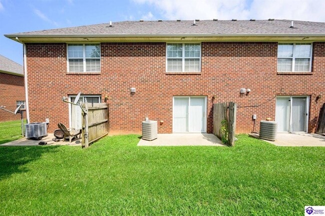 Building Photo - 113 Poplar Cir