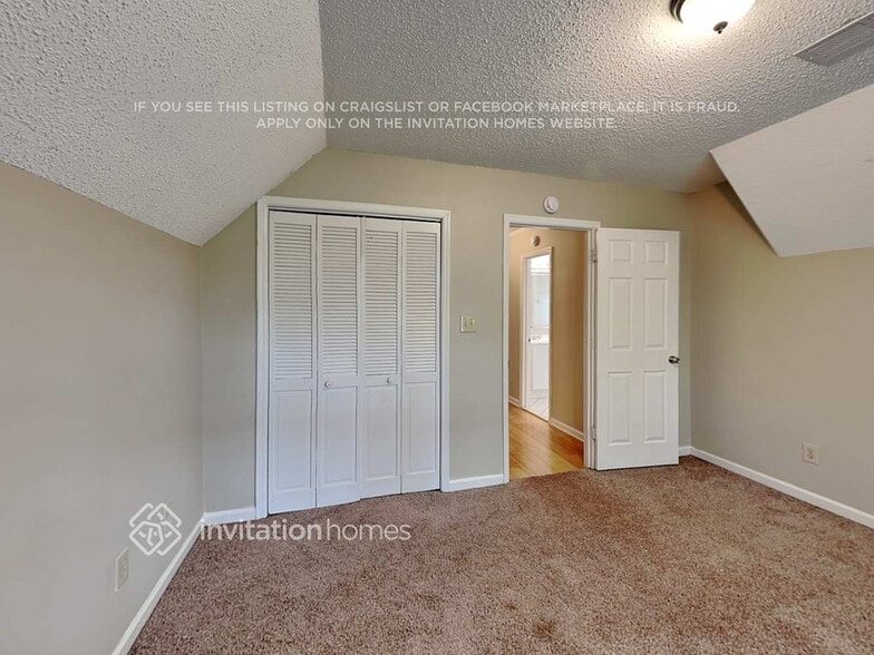 Building Photo - 6297 Queens Ct