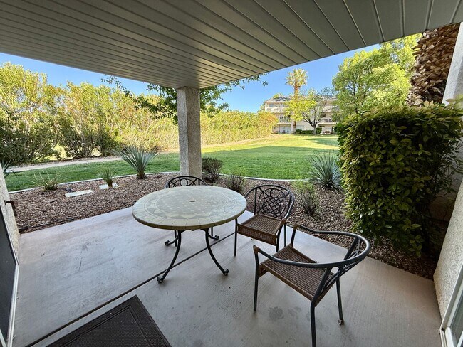 Building Photo - 1845 W Canyon View Dr