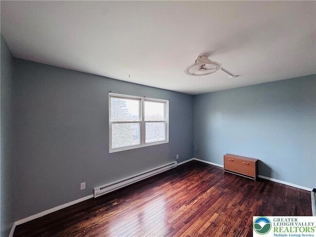 Building Photo - 402 S Bradford St