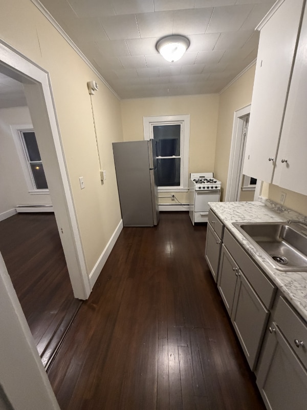 Building Photo - 170 Elm St