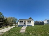 Building Photo - Radford, 2 BR / 1 BA, Available Now