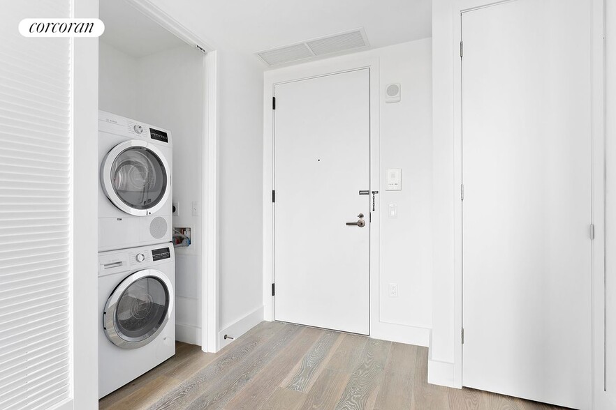 Building Photo - 10 Nevins St