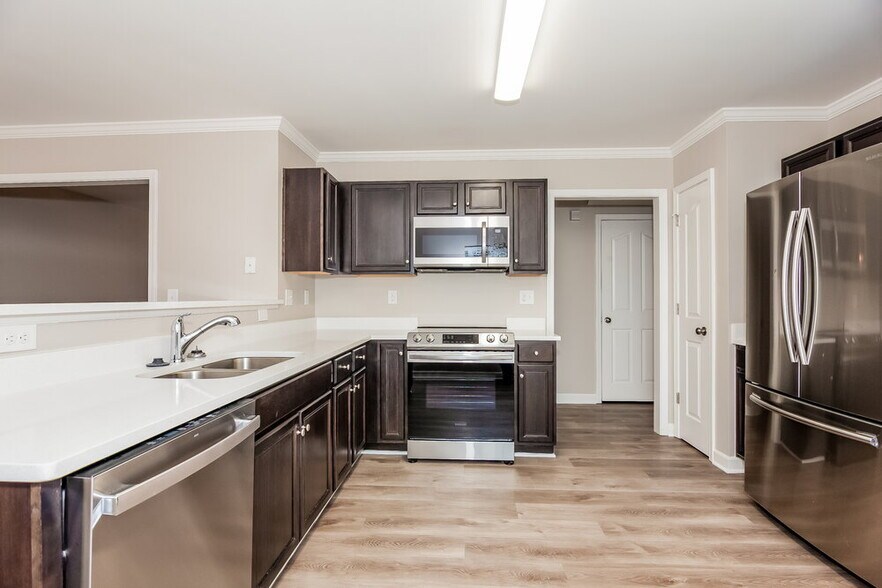 Building Photo - 4709 Brewer Dr