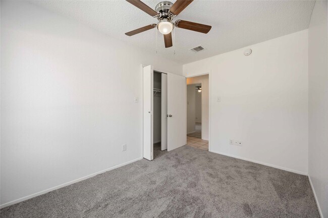 Building Photo - 1131 Rock Canyon Dr