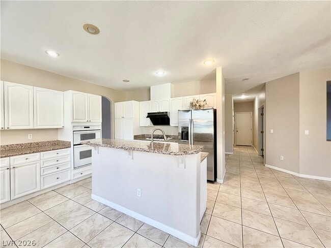 Building Photo - 8917 Waltzing Waters Ct