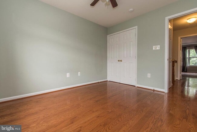 Building Photo - 117 Longpoint Way