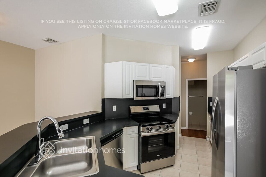 Building Photo - 13737 SW 116th Terrace