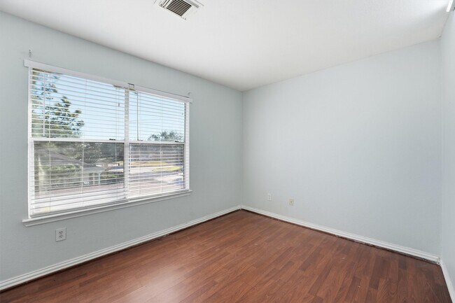 Building Photo - 9602 Tree Sparrow Ln