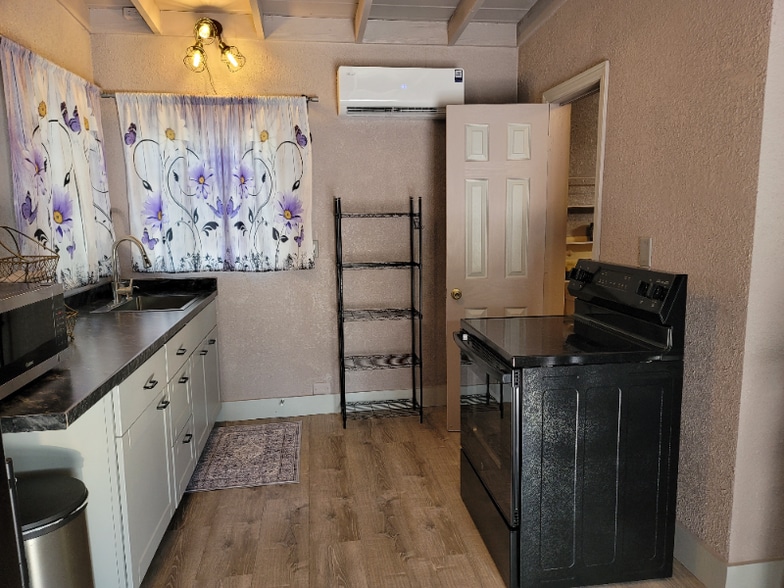 Building Photo - 5319 NE 29th St