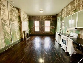 Building Photo - Unique Downtown Studio Apartment