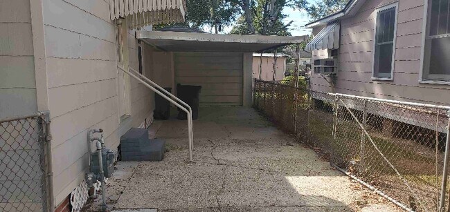 Building Photo - 4212 Dawson Dr
