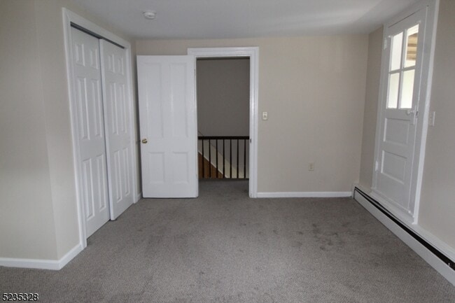 Building Photo - 28 White Meadow Ave