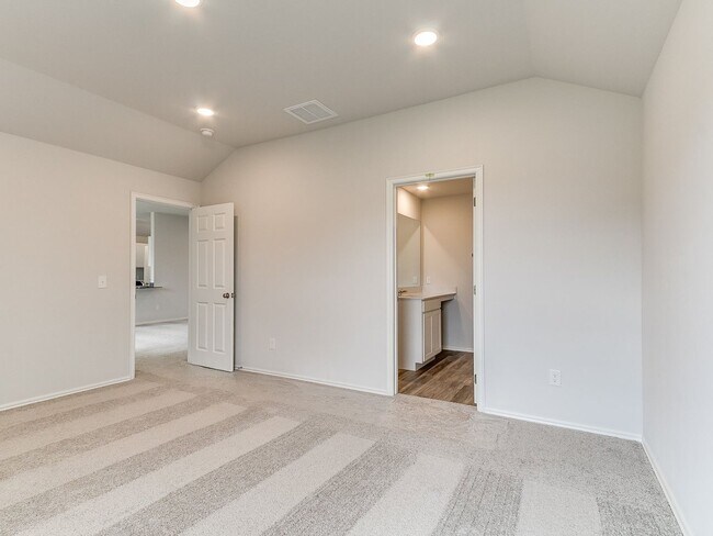 Building Photo - 1st Month Free!