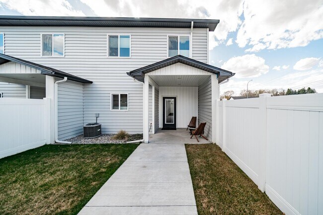 Building Photo - 1394 Fremont Ave