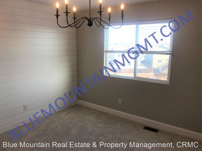 Building Photo - 2 br, 2.5 bath House - 3719 Range Drive