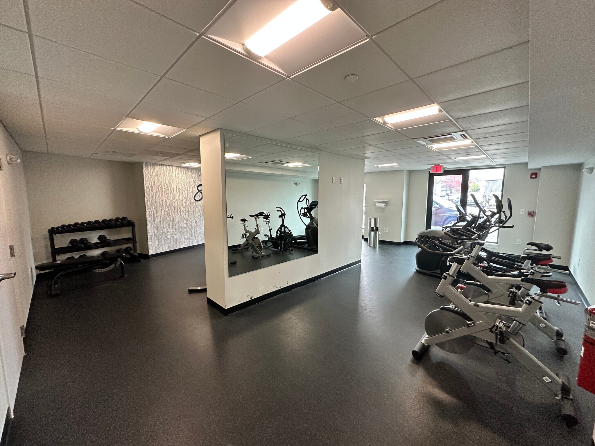 Building Photo - 206 Old Colony Ave