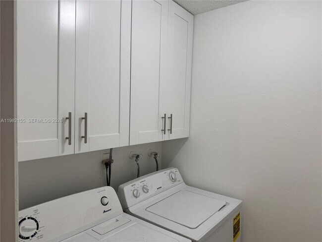 Building Photo - 15610 SW 80th St