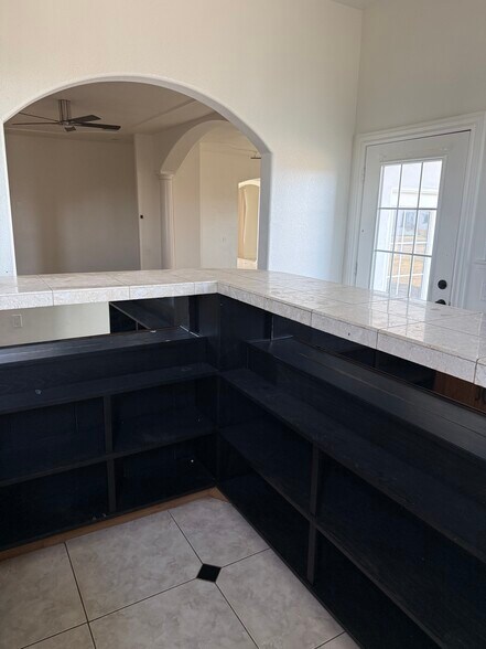 Building Photo - 31195 Lone Tree Rd