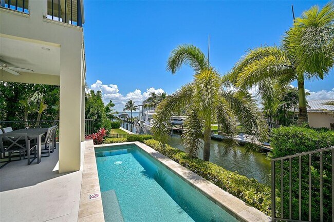 Building Photo - 830 Tarawitt Dr
