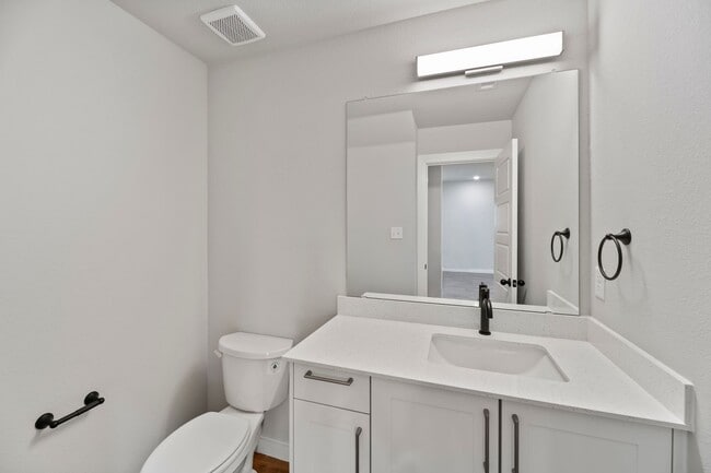 Building Photo - AVAILABLE NOW! 3 BEDROOM TRIPLEX LOT LOCATED ON 1-ACRE LOT IN MIDLOTHIAN, TX!