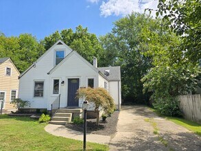 Building Photo - Welcome to this beautifully updated 3-bedr...