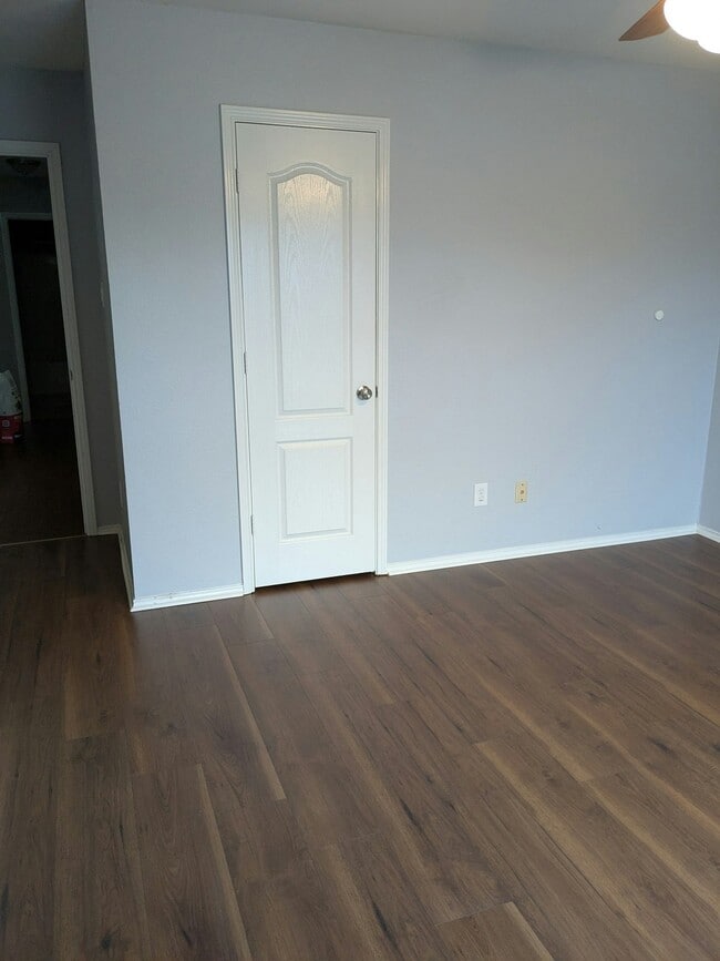 Building Photo - 5417 Beaver Ridge Dr