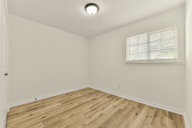 Building Photo - 3727 Thursa Ln