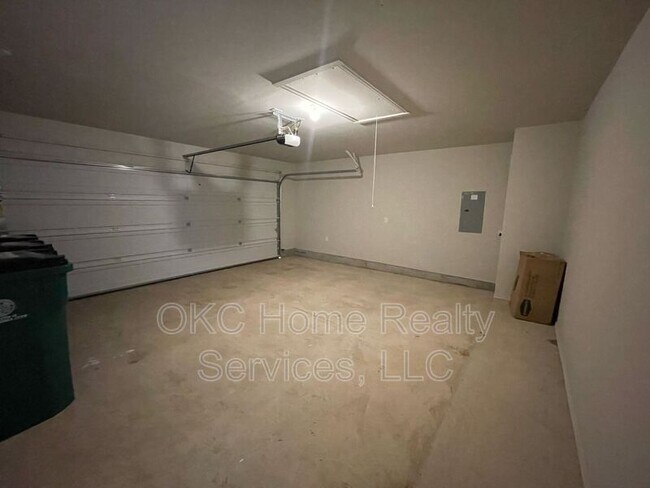 Building Photo - 11521 SW 12th St