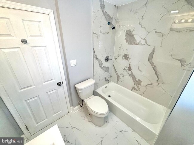 Building Photo - 2038 Dorrance St