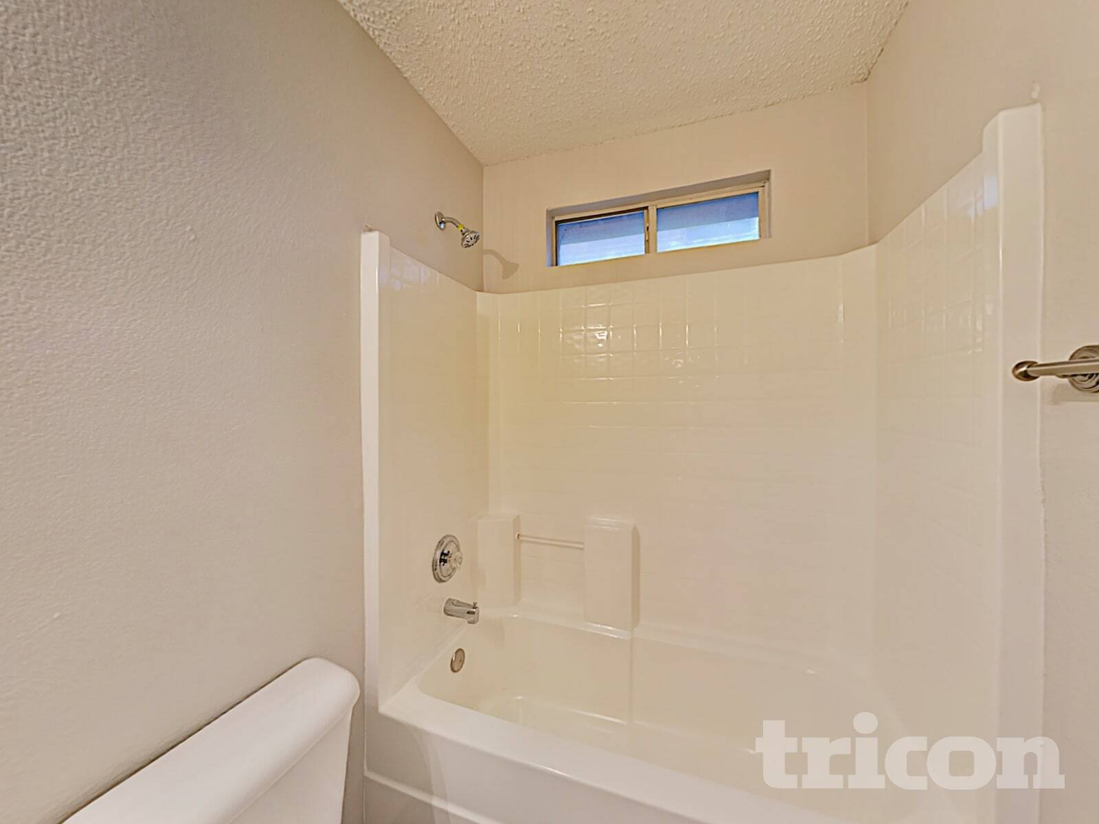 Building Photo - 647 Blue Chalk Dr