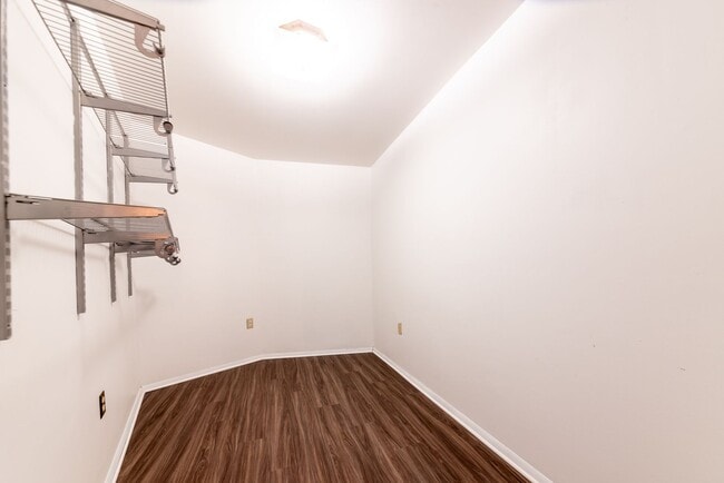 Building Photo - 952 Freeland St