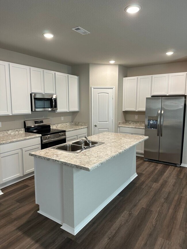 Building Photo - Don’t Wait — Available Now! 3 Bedroom, 2 Bath Home in North Little Rock