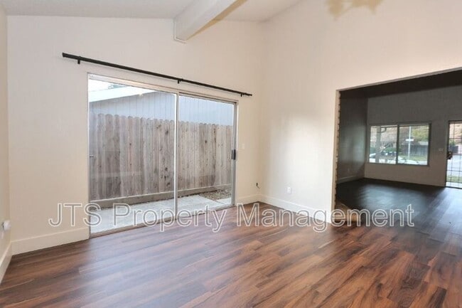 Building Photo - 8128 Sunrise E Way