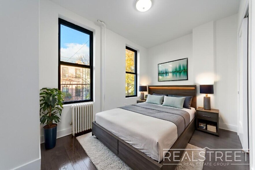 Building Photo - New 3 BED 1.5 Bath in Bed Stuy!