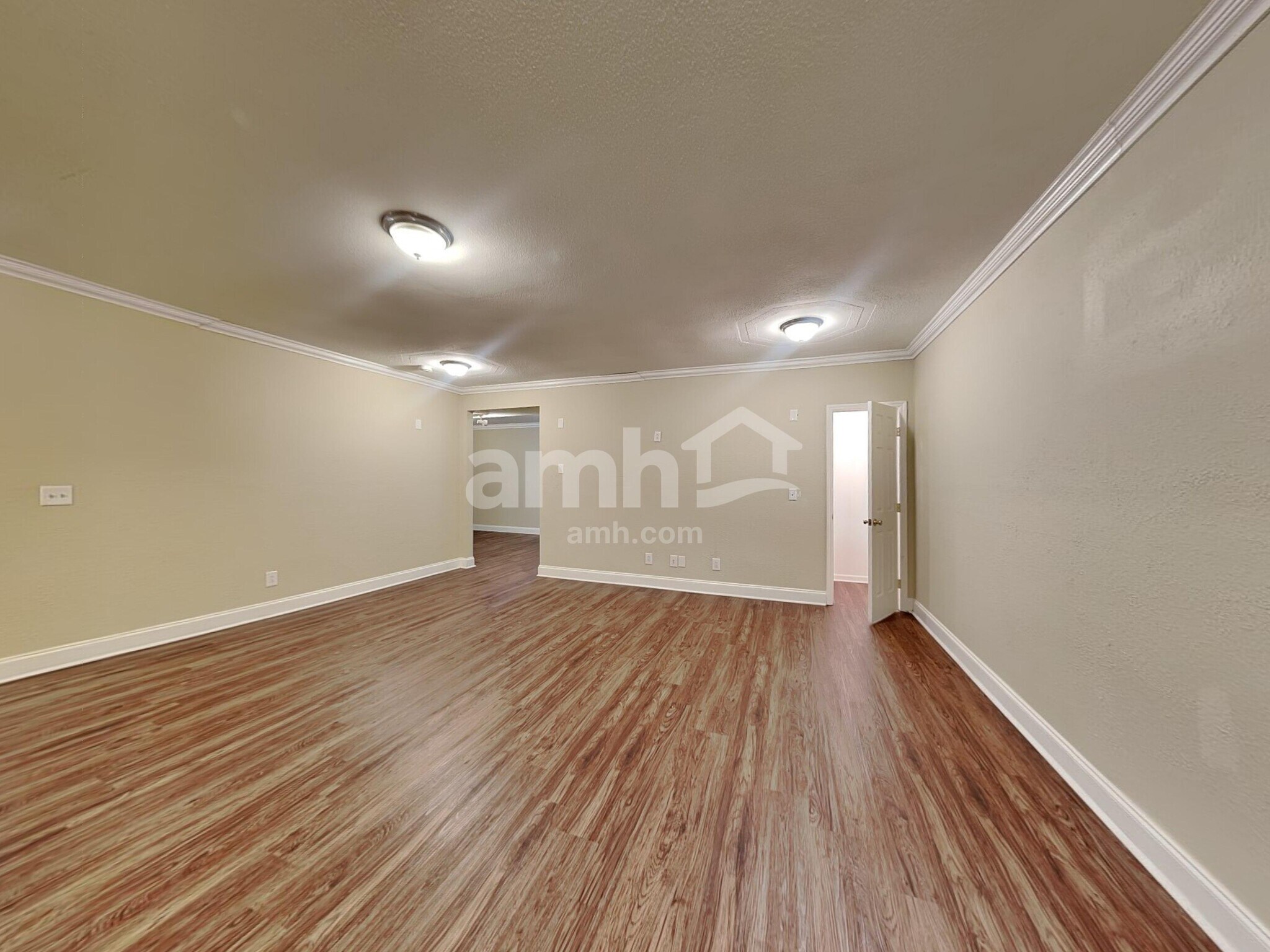 Building Photo - 302 Forest Bend Dr