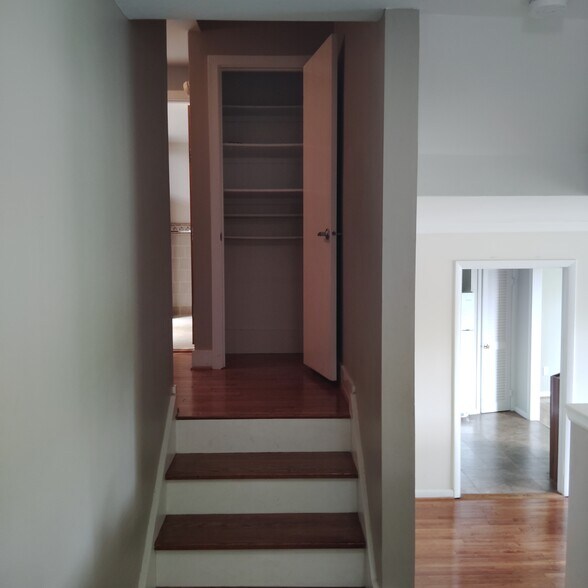 Building Photo - 14622 Bauer Dr