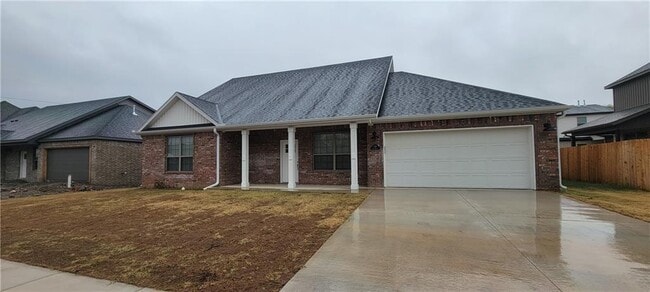 Primary Photo - 240 Vicks Cir